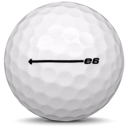 La balle de golf Bridgestone E6 en année-modèle 2022.